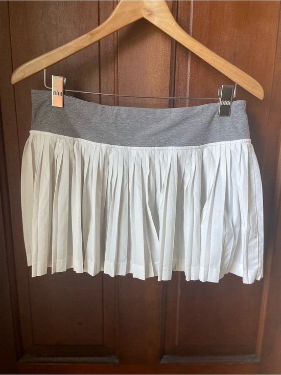 lululemon athletica Pants - Lululemon women's size 8 white / gray athletic skort